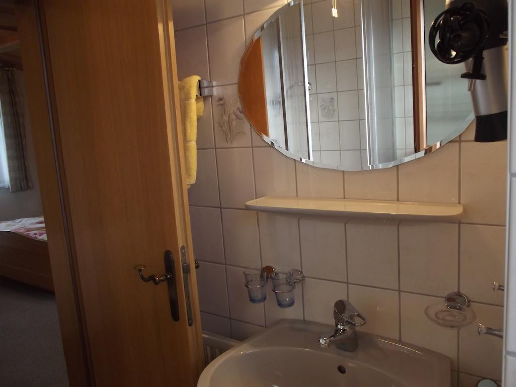 Haus Margit Apartamento Kössen Quarto foto