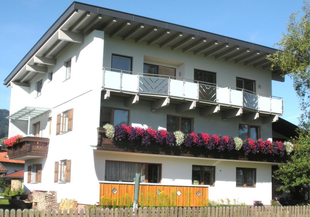 Haus Margit Apartamento Kössen Exterior foto
